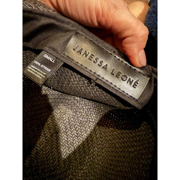 Janessa Leone Black Straw Hat Wide Brim Fedora Sz. Small - Picture 5 of 10